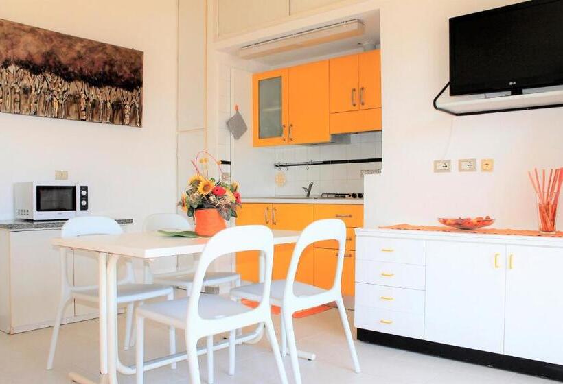 Apartamento 1 Dormitório com Terraço, Residence Fiorella
