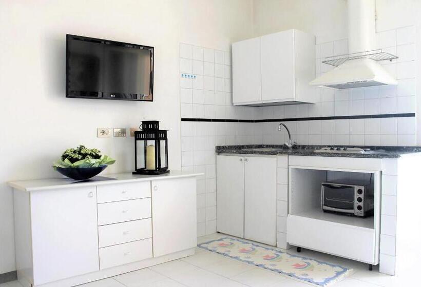 Apartamento 1 Dormitório com Terraço, Residence Fiorella