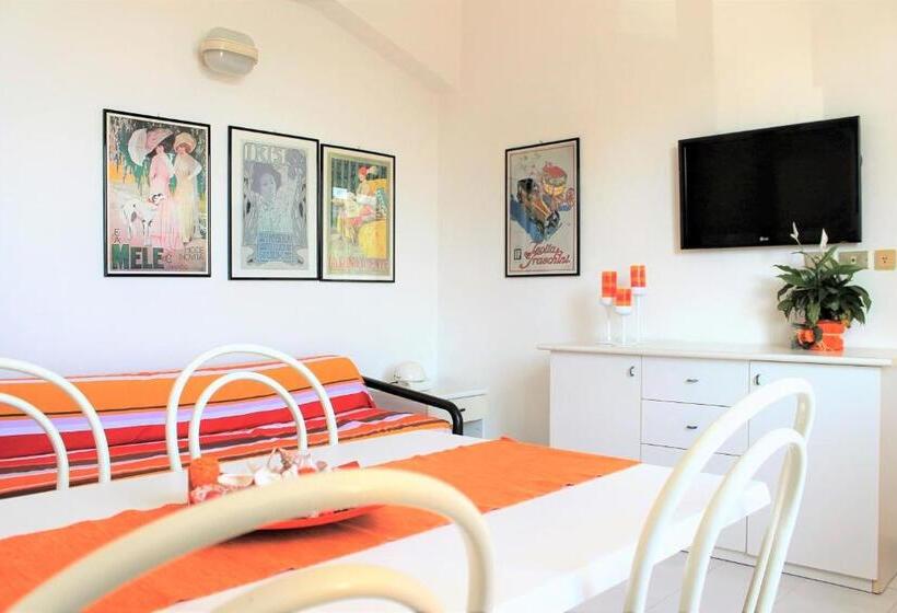 Apartamento 1 Dormitório Vista Mar, Residence Fiorella