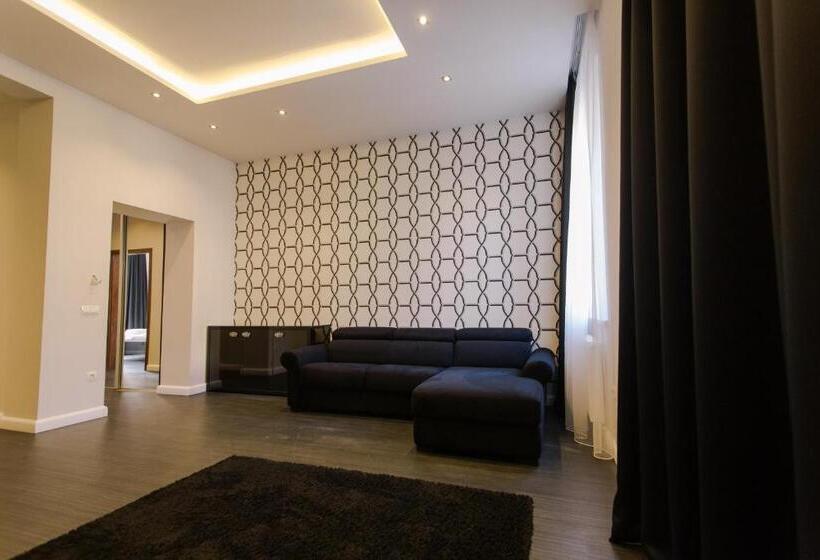 Family Suite, Ankavi