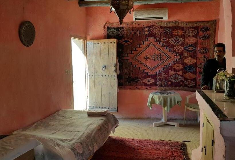 اتاق راحتی سه تخته, Auberge Chez Julia