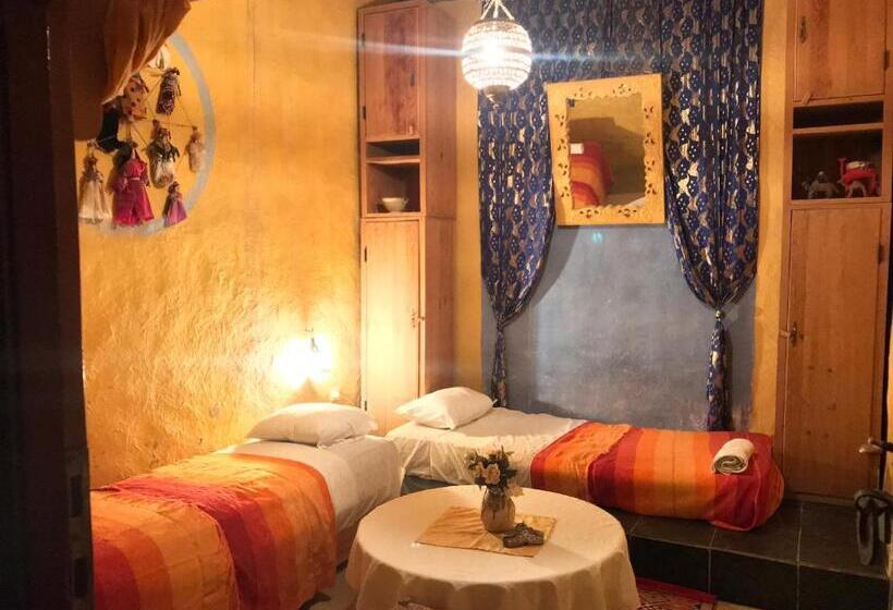اتاق اکونومی, Auberge Chez Julia