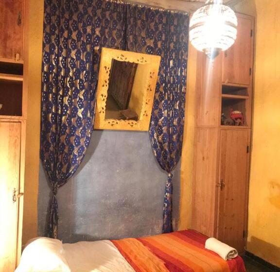 اتاق اکونومی, Auberge Chez Julia