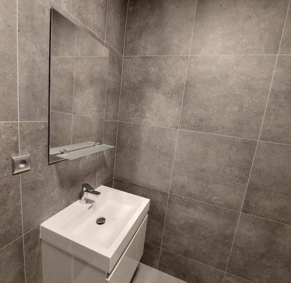 Четырехместный Номер Стандарт с Балконом, Guest House Na Kope Ku