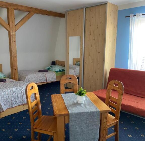 Четырехместный Номер Стандарт с Балконом, Guest House Na Kope Ku