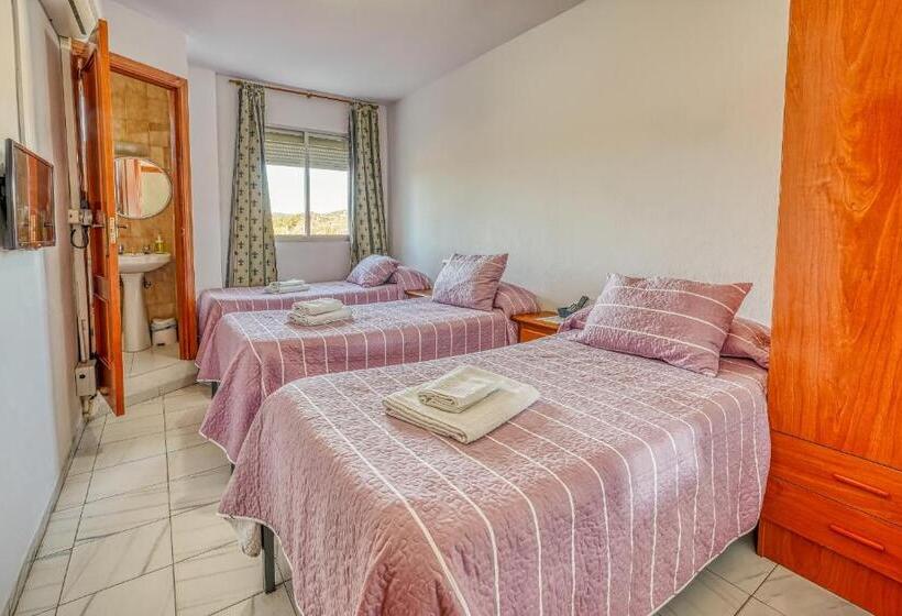 Номер Стандарт Трехместный, Ochomin Hostel