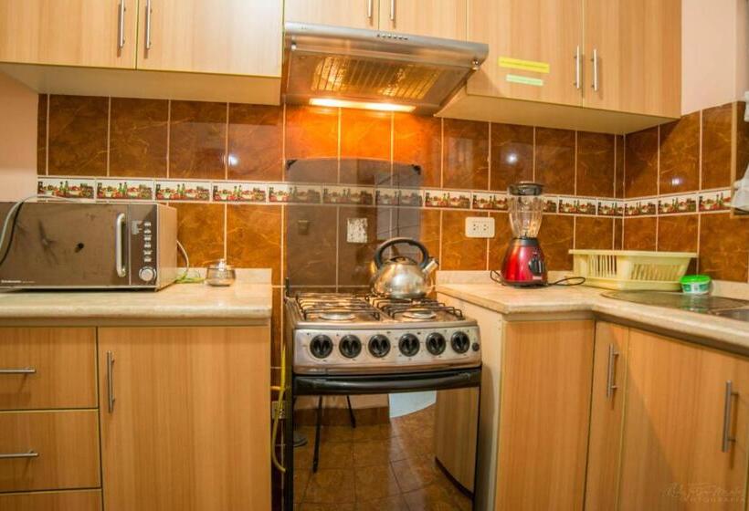 דירת שלושה חדרים, Apart Hotel Incamin