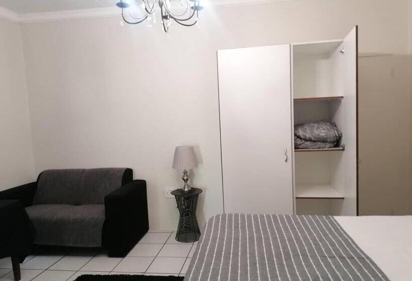 اتاق لوکس, Travel North Guesthouse