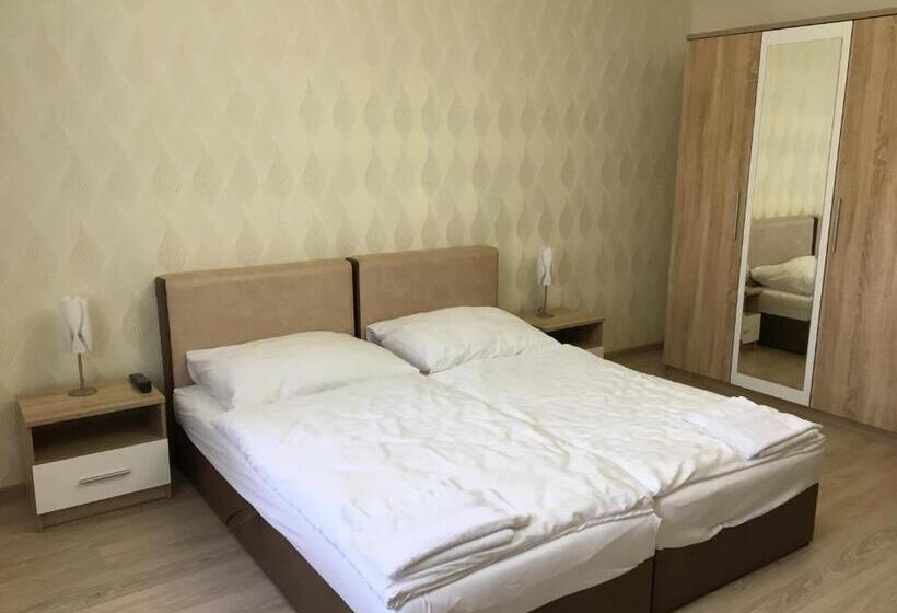 패밀리 룸, Kristály Apartmanok