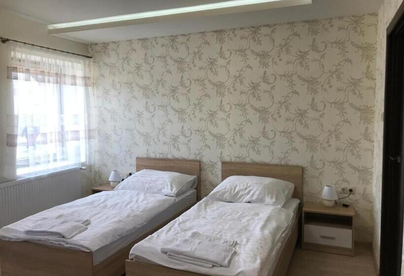 디럭스 4인 룸, Kristály Apartmanok