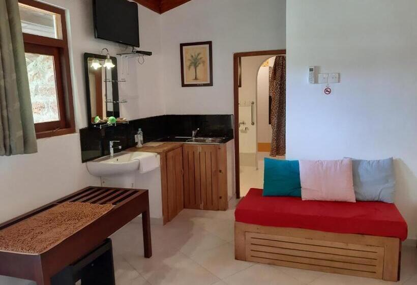 Семейное Бунгало, Selavi Resort Bentota