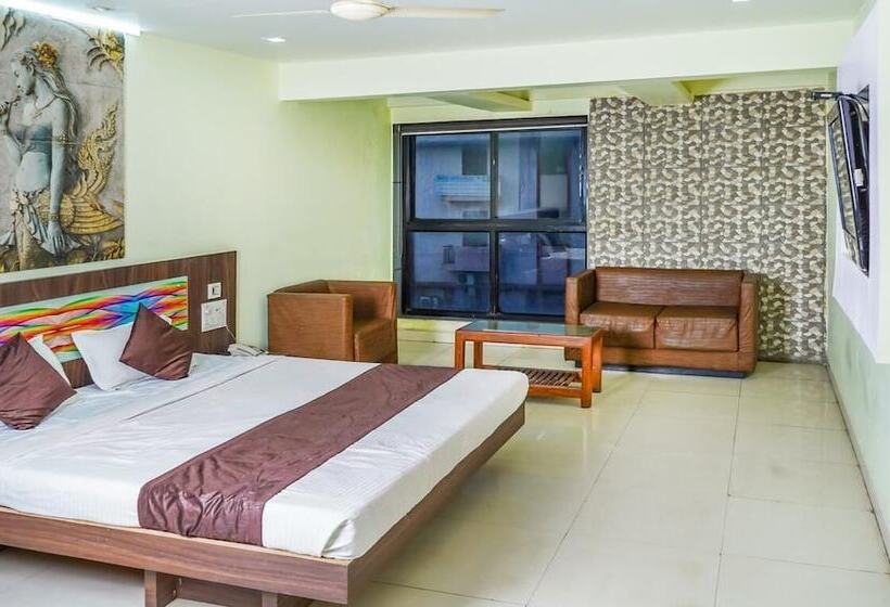 Quarto Deluxe, Lals Plaza