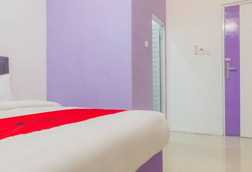 Номер Economy, Reddoorz Plus @ Tuparev Cirebon 2