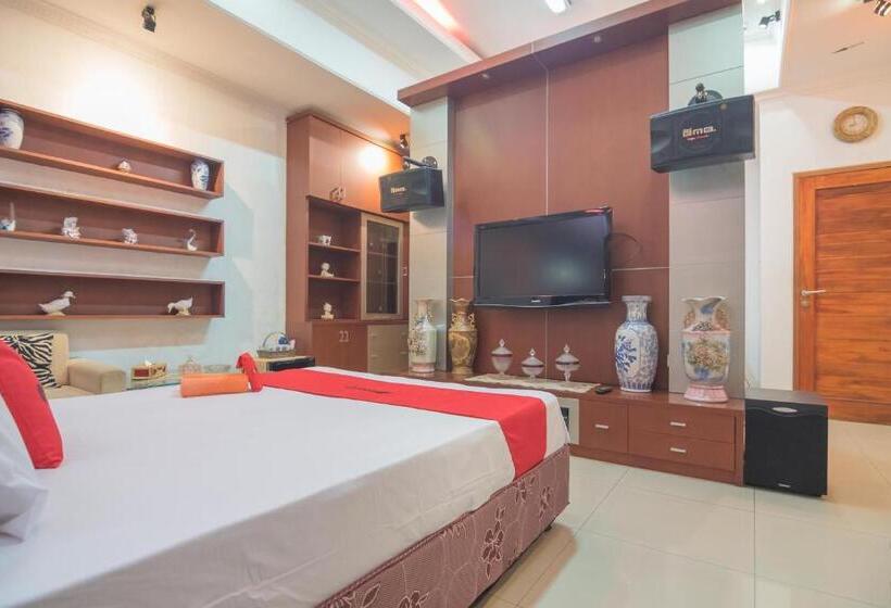 Семейный Номер, Reddoorz Syariah Near Margahayu Raya