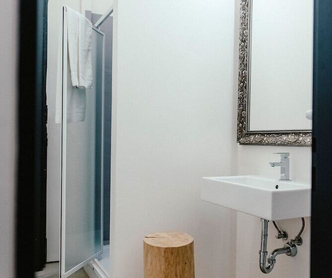 Номер Стандарт Совместная Ванная, Wake Up Wellness Hostel