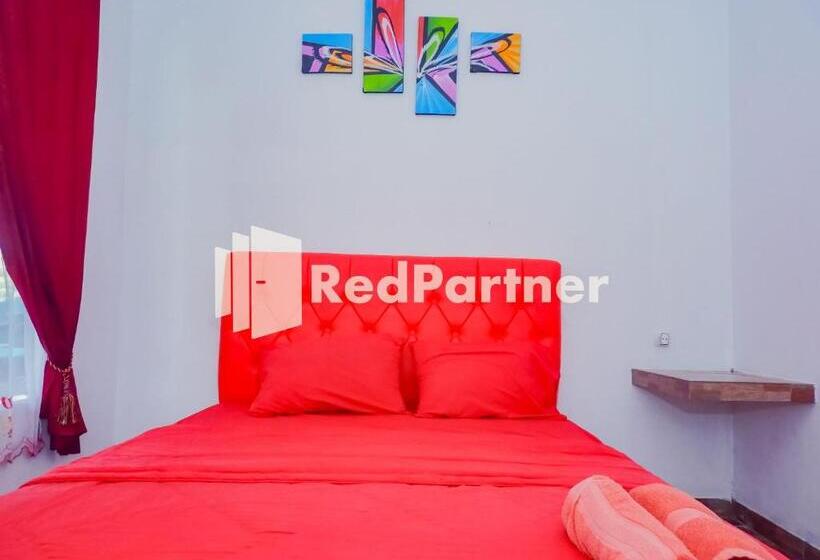 Номер Deluxe, Ms Hotel Pangandaran Mitra Reddoorz
