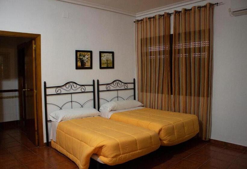 Четырехместный Номер Стандарт, Hostal Casa Jose