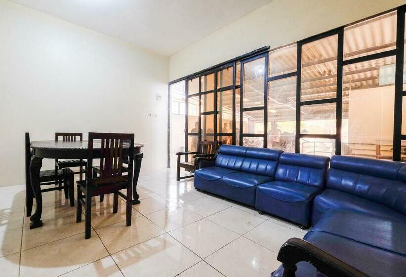 Номер Стандарт, Reddoorz Near Universitas Diponegoro Semarang