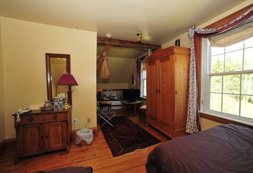 Семейный Номер, Little Shemogue Inn