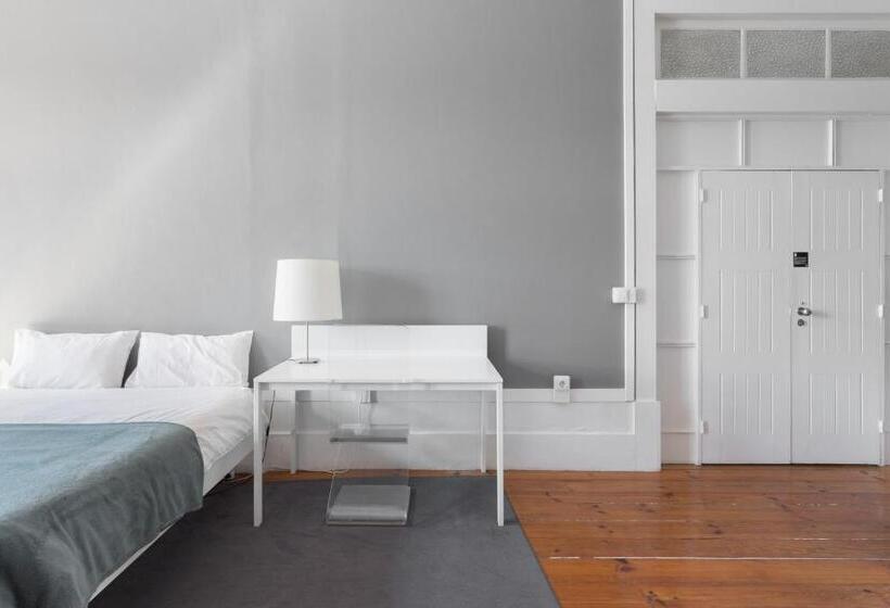 Deluxe room with river view, Guestready   Innvict Building