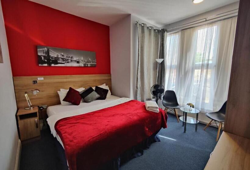 Standard Room King Size Bed, Wellesley