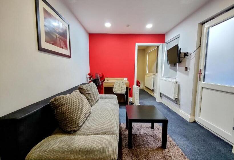 Deluxe Suite, Wellesley