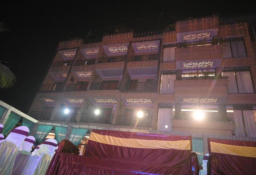 Номер Superior, Jjk Rukmini Vilas Hotel & Banquet