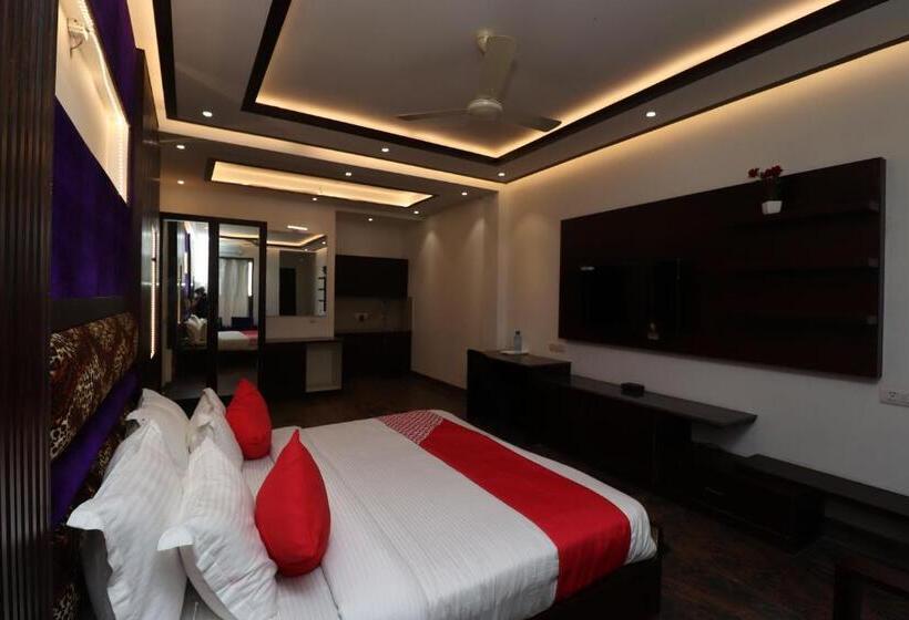 Студия Deluxe, Jjk Rukmini Vilas Hotel & Banquet