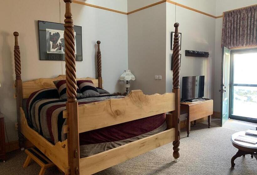 스탠다드 스튜디오, Abe's Spring Street Guest House