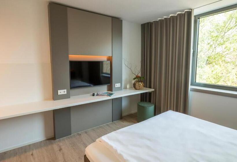 Номер Deluxe, Motel B