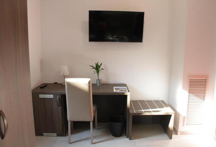 اتاق استاندارد, Easyroom Frosinone   Casello Autostradale