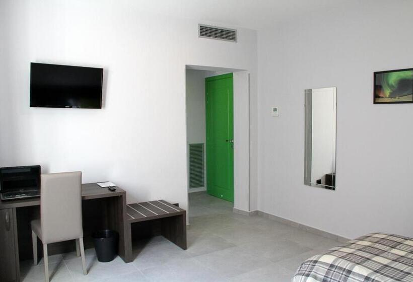 اتاق استاندارد, Easyroom Frosinone   Casello Autostradale