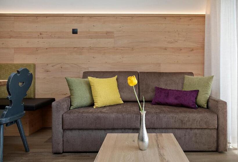 Четырехместный Номер Стандарт с Балконом, Appartement Hotel Anthea
