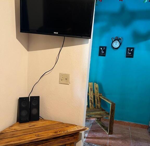 기본룸, Bambito´s Café & Hostel