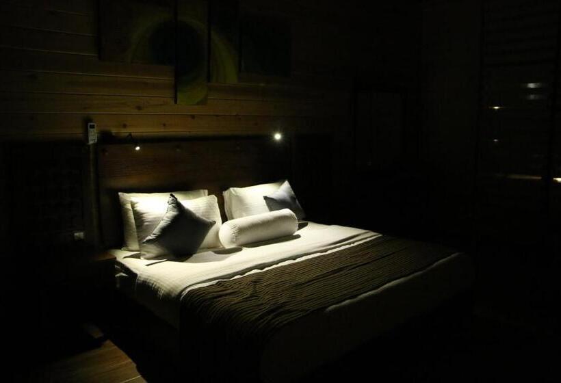 سوییت سوپریور, Aloft Grand Hotel Ella