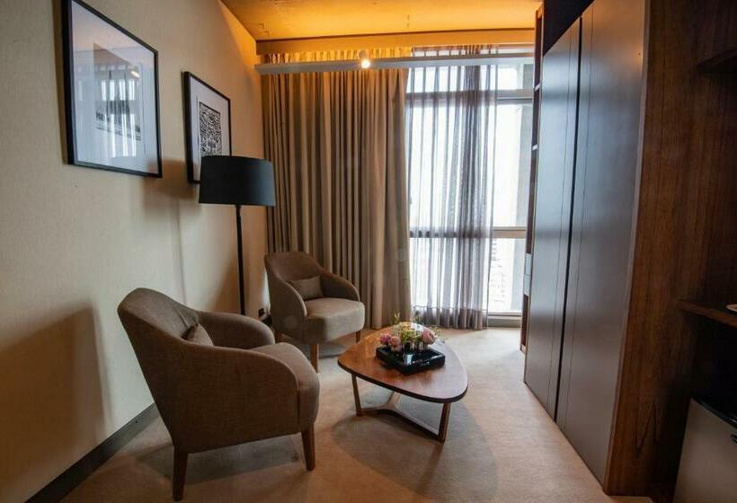 高级大房间, Grand Brizo La Plata