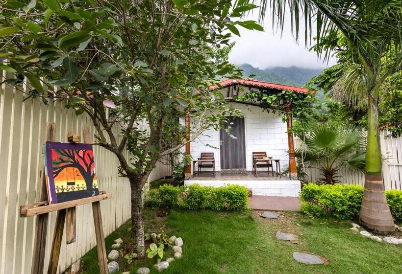 اتاق استاندارد با چشم‌انداز باغ, Neer Ganga Resorts