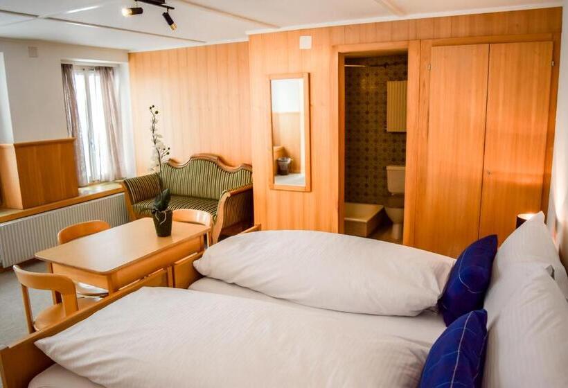 StandaardKamer, First Lodge