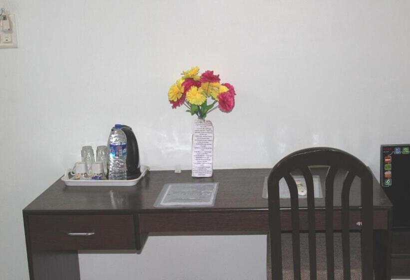 四人标准间, P P Motel