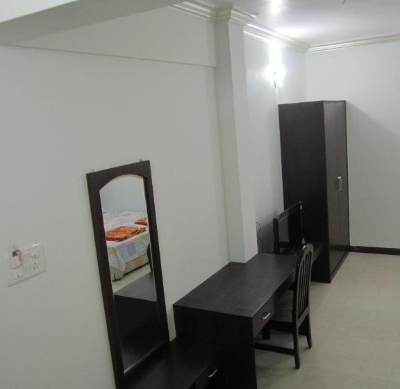 四人标准间, P P Motel