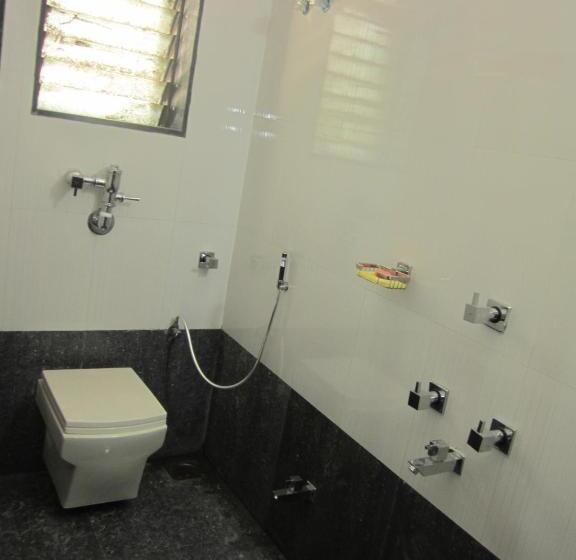 家庭间, P P Motel