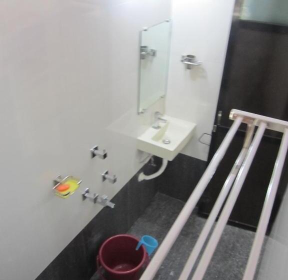 豪华家庭房间, P P Motel