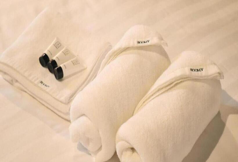 Номер Deluxe, Room V @ Jalan Megat