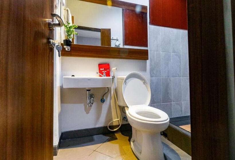 Номер Стандарт, Reddoorz Near Kebon Jeruk Jakarta