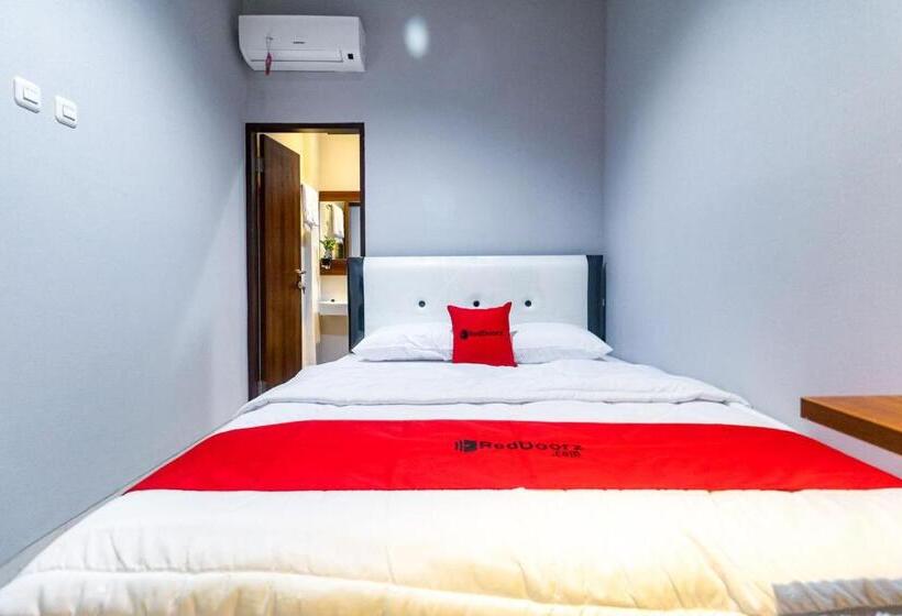Номер Стандарт, Reddoorz Near Kebon Jeruk Jakarta