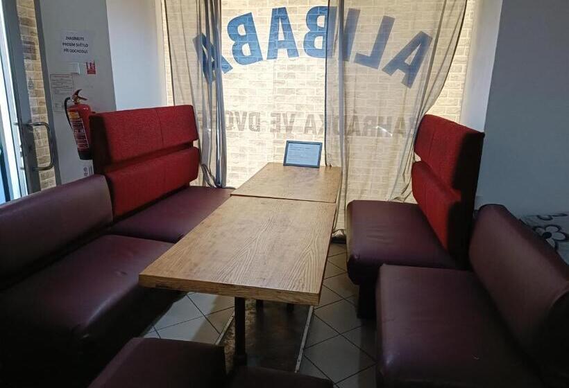 تختخواب در اتاق مشترک, U Betty   Ostrava Centrum