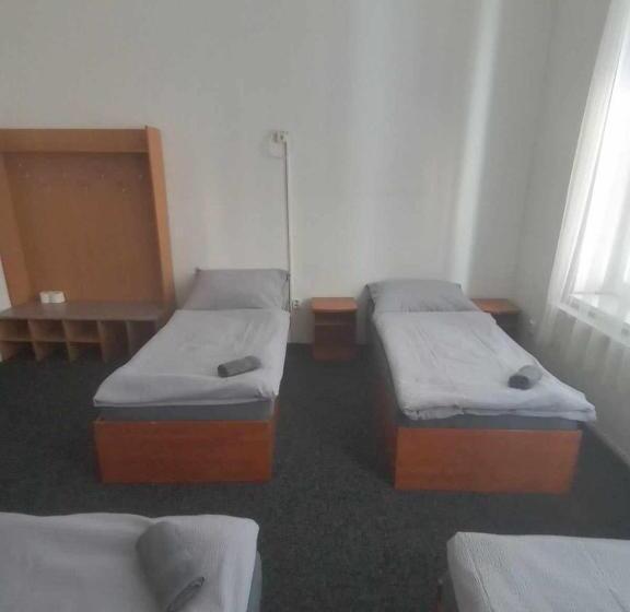 اتاق چهار تخته با دستشویی مشترک, U Betty   Ostrava Centrum