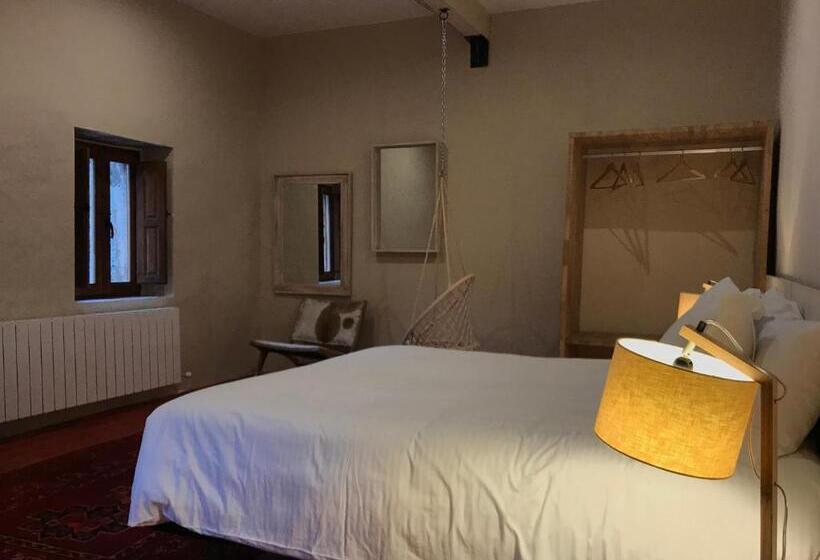 Номер Стандарт Трехместный, Hostal De Bianya