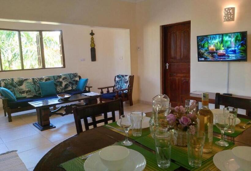 آپارتمان 3 خوابه, Tahira Villa