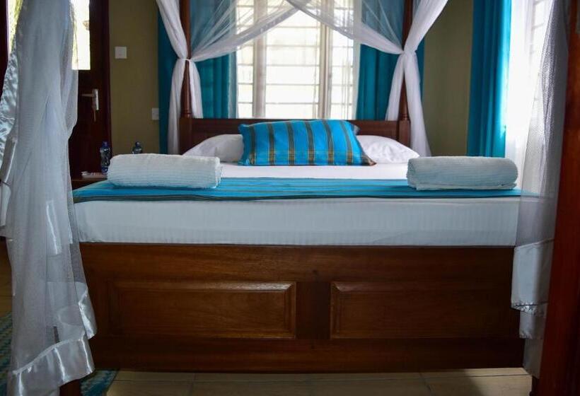 آپارتمان 3 خوابه, Tahira Villa